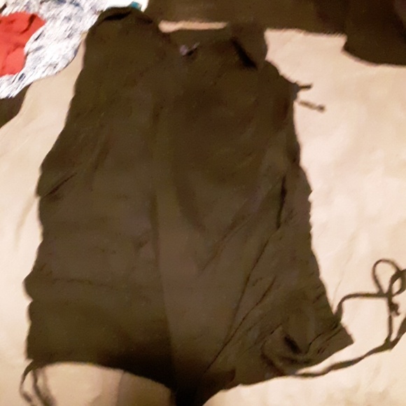 Top - Picture 2 of 2